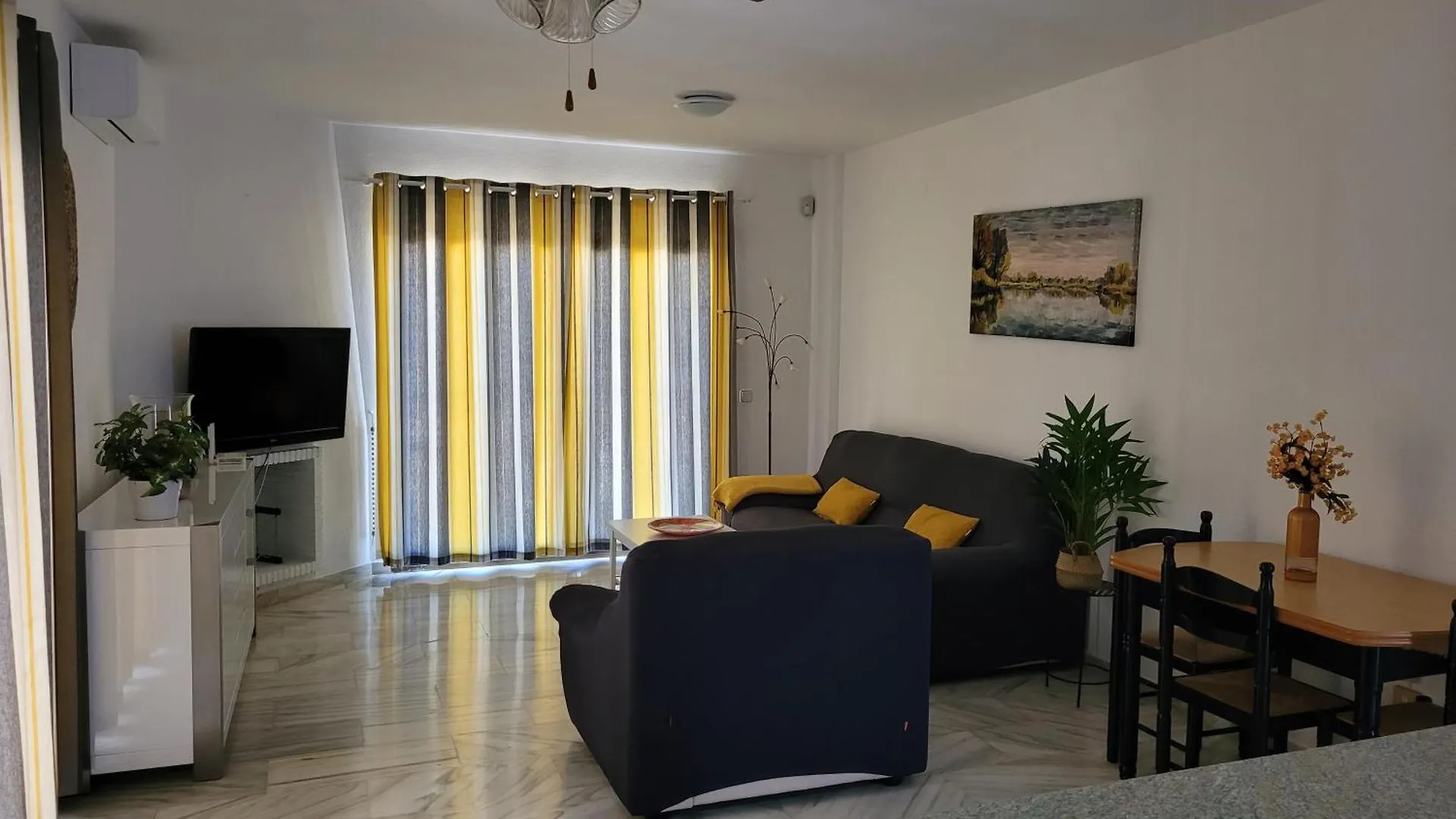 Casa Georgina - Cozy 2 Bed 2 Bath Groundfloor Apartment Sitio de Calahonda