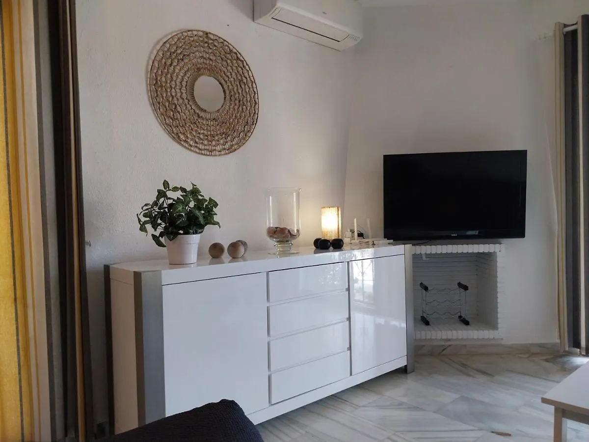 Casa Georgina - Cozy 2 Bed 2 Bath Groundfloor Apartment Sitio de Calahonda
